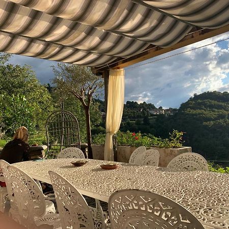La Casa Sulla Collina Del Castello Villa Breno Kültér fotó