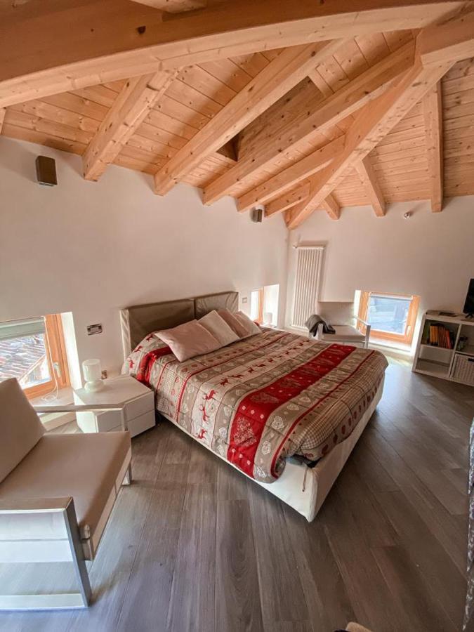 La Casa Sulla Collina Del Castello Villa Breno Kültér fotó