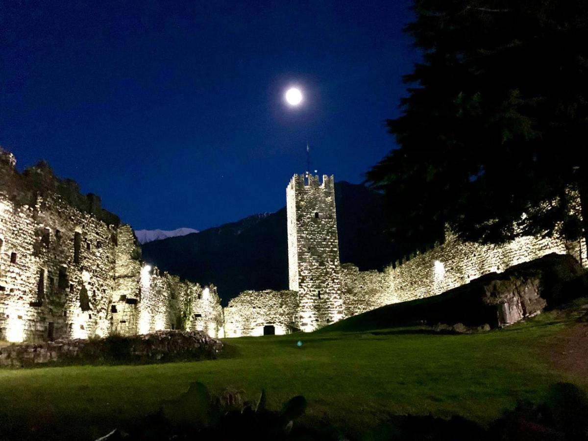 La Casa Sulla Collina Del Castello Villa Breno Kültér fotó