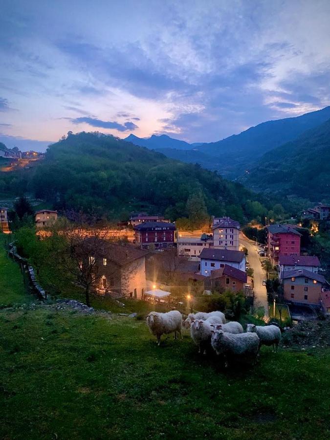 La Casa Sulla Collina Del Castello Villa Breno Kültér fotó