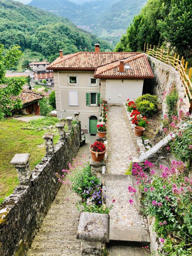 La Casa Sulla Collina Del Castello Villa Breno Kültér fotó