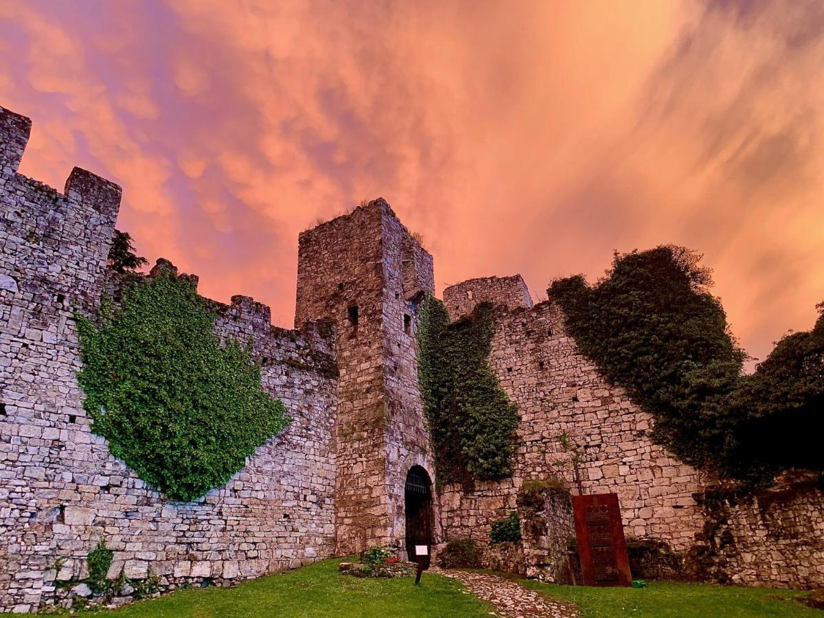 La Casa Sulla Collina Del Castello Villa Breno Kültér fotó